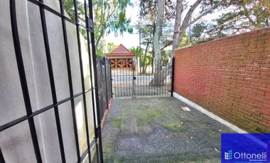 Dúplex en venta de 3 dormitorios c/ cochera en San Bernardo