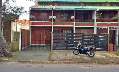 Dúplex en venta de 3 dormitorios c/ cochera en San Bernardo