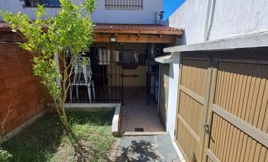 Dúplex en venta de 2 dormitorios c/ cochera en Costa Azul