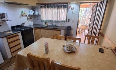 Dúplex en venta de 2 dormitorios c/ cochera en Costa Azul