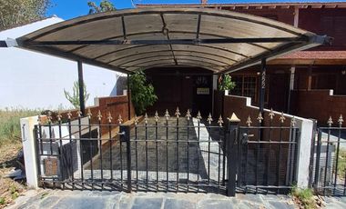 Dúplex en venta de 2 dormitorios c/ cochera en Costa Azul