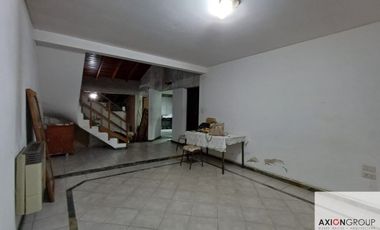 73 E/ 121 y 122-Casa en venta a reciclar de 4 dormitorios + depto nuevo