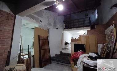 73 E/ 121 y 122-Casa en venta a reciclar de 4 dormitorios + depto nuevo