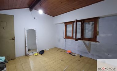 73 E/ 121 y 122-Casa en venta a reciclar de 4 dormitorios + depto nuevo