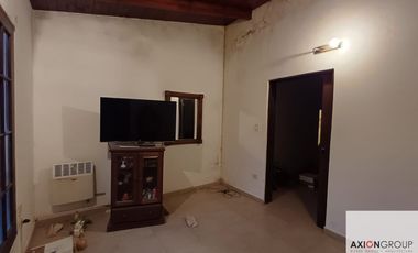 73 E/ 121 y 122-Casa en venta a reciclar de 4 dormitorios + depto nuevo