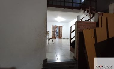 73 E/ 121 y 122-Casa en venta a reciclar de 4 dormitorios + depto nuevo