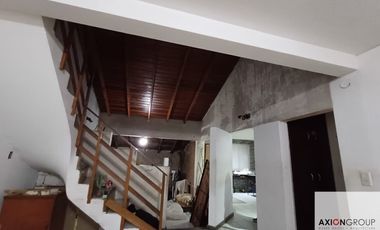 73 E/ 121 y 122-Casa en venta a reciclar de 4 dormitorios + depto nuevo