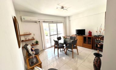 VENTA DPTO 2 AMB EXCELENTE UBICACION CON COCHERA