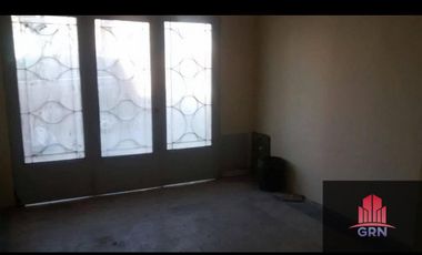 Casa en venta de 2 dormitorios c/ cochera en Tiro Suizo