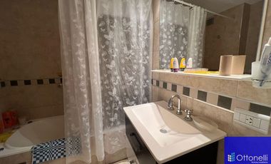 Departamento en venta de 2 dormitorios c/ cochera en Costa Azul