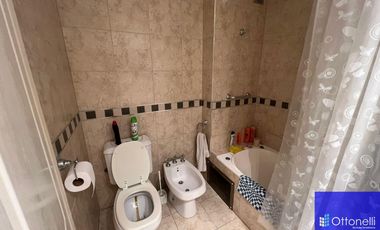 Departamento en venta de 2 dormitorios c/ cochera en Costa Azul