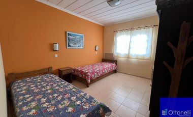 Departamento en venta de 2 dormitorios c/ cochera en Costa Azul