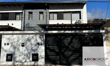 Dúplex en venta de 3 dormitorios c/ cochera en City Bell