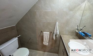 Dúplex en venta de 3 dormitorios c/ cochera en City Bell