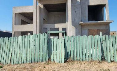 Venta Lagos de Canning B° Privado Casa de 3 dormitorios escritorio a terminar