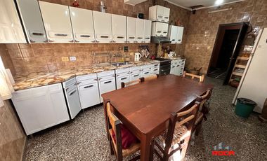 Casa en Venta en El Carmen,  a solo una Cuadra de la Plaza Principal