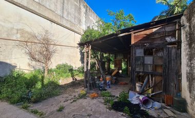 Casa sobre lote propio, 4 ambientes con patio y fondo libre, Villa Sarmiento.