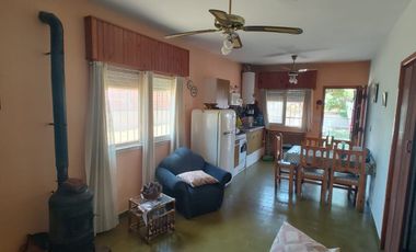 Casa en venta de 2 dormitorios c/ cochera en Costa Azul