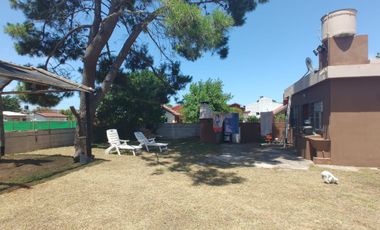 Casa en venta de 2 dormitorios c/ cochera en Costa Azul
