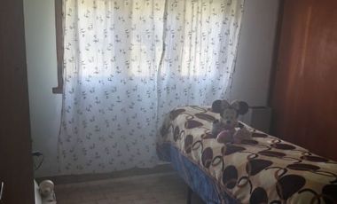 Casa en venta de 3 dormitorios c/ cochera .Caisamar. Permuta por ph menor valor