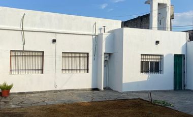 Casa en venta de 3 dormitorios c/ cochera en Ramos Mejía