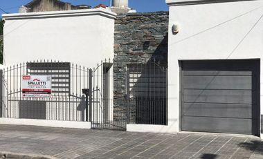 Casa en venta de 3 dormitorios c/ cochera en Ramos Mejía