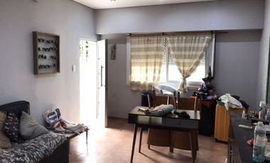 Casa en venta de 3 dormitorios c/ cochera en Ramos Mejía