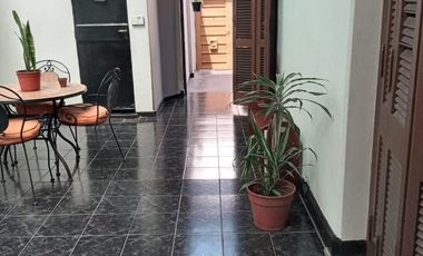Sobre Lote Propio De 8,66 X 19,63 Hermosa Casa En Inmejorable Zona De Mataderos