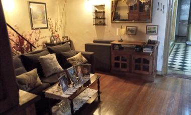 Sobre Lote Propio De 8,66 X 19,63 Hermosa Casa En Inmejorable Zona De Mataderos