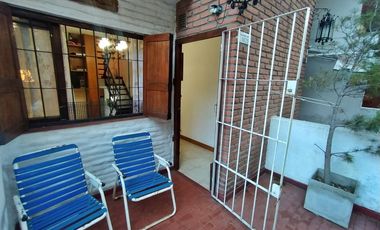 Dúplex en venta de 2 dormitorios c/ cochera en San Bernardo