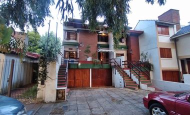 Dúplex en venta de 2 dormitorios c/ cochera en San Bernardo