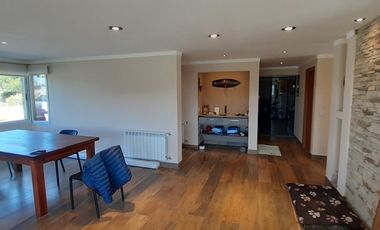 MODERNO CHALET EN VENTA EN SIERRA DE LOS PADRES. BARRIO CAMINITO DEL ANGEL