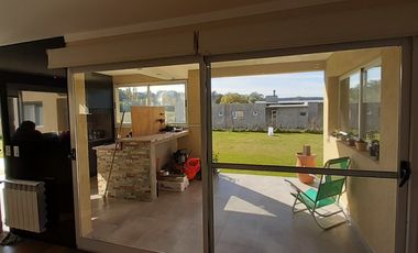 MODERNO CHALET EN VENTA EN SIERRA DE LOS PADRES. BARRIO CAMINITO DEL ANGEL