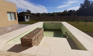 MODERNO CHALET EN VENTA EN SIERRA DE LOS PADRES. BARRIO CAMINITO DEL ANGEL