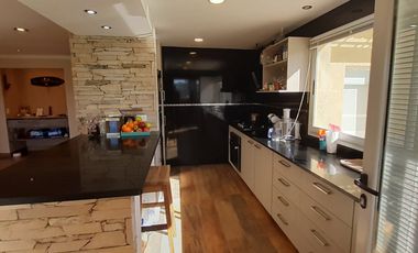 MODERNO CHALET EN VENTA EN SIERRA DE LOS PADRES. BARRIO CAMINITO DEL ANGEL