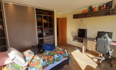 MODERNO CHALET EN VENTA EN SIERRA DE LOS PADRES. BARRIO CAMINITO DEL ANGEL