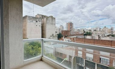 Departamento en venta de 2 dormitorios c/ cochera en Centro Gorriti 165