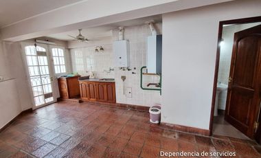 Casa en venta de 10 ambinetes c/ cochera en Centro de Jujuy