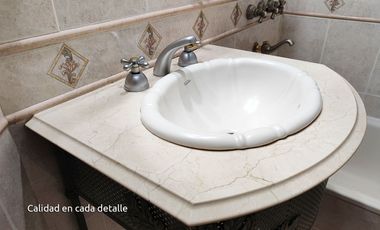 Casa en venta de 10 ambinetes c/ cochera en Centro de Jujuy