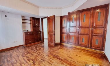 Casa en venta de 10 ambinetes c/ cochera en Centro de Jujuy