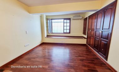 Casa en venta de 10 ambinetes c/ cochera en Centro de Jujuy