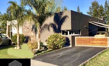 Casa En Venta Barrio Malibu Pileta Natural