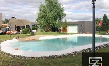 Casa En Venta Barrio Malibu Pileta Natural