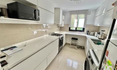 Casa en venta de 2 dormitorios c/ cochera en Villa de Mayo