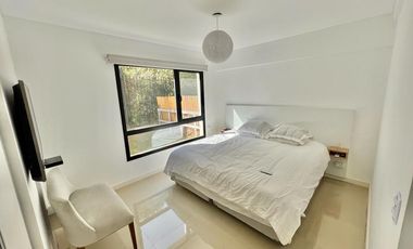 Casa en venta de 2 dormitorios c/ cochera en Villa de Mayo