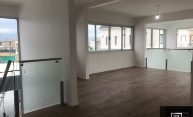 Casa en venta de 4 dormitorios c/ cochera en Barrio Privado Terralagos