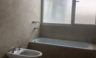 Casa en venta de 4 dormitorios c/ cochera en Barrio Privado Terralagos
