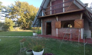 Venta Casa Alpino sobre 2 lotes!! Barrio El Tejado