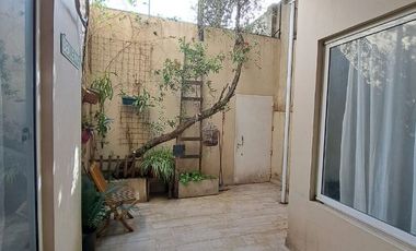 Casa en alquiler temporario, 2 dormitorios,  con terraza y parrilla,  Colegiales