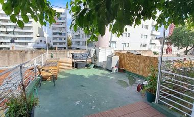 Casa en alquiler temporario, 2 dormitorios,  con terraza y parrilla,  Colegiales